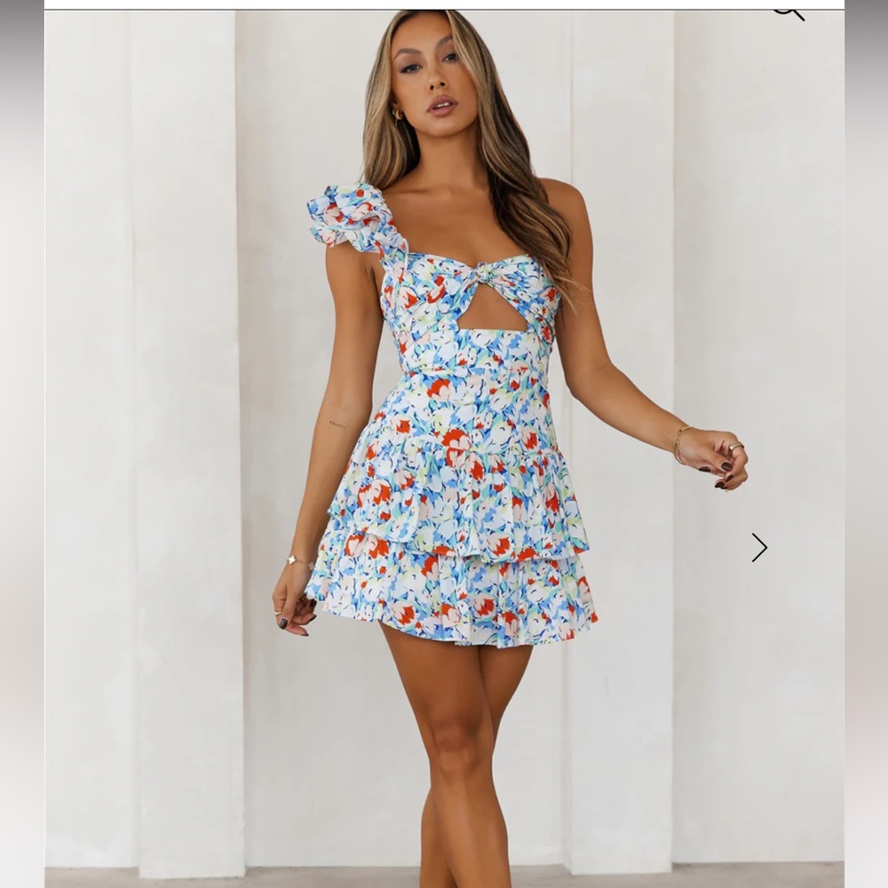 HELLO MOLLY RUFFLED OUT DRESS MULTI Red/ blue Floral NWT Medium